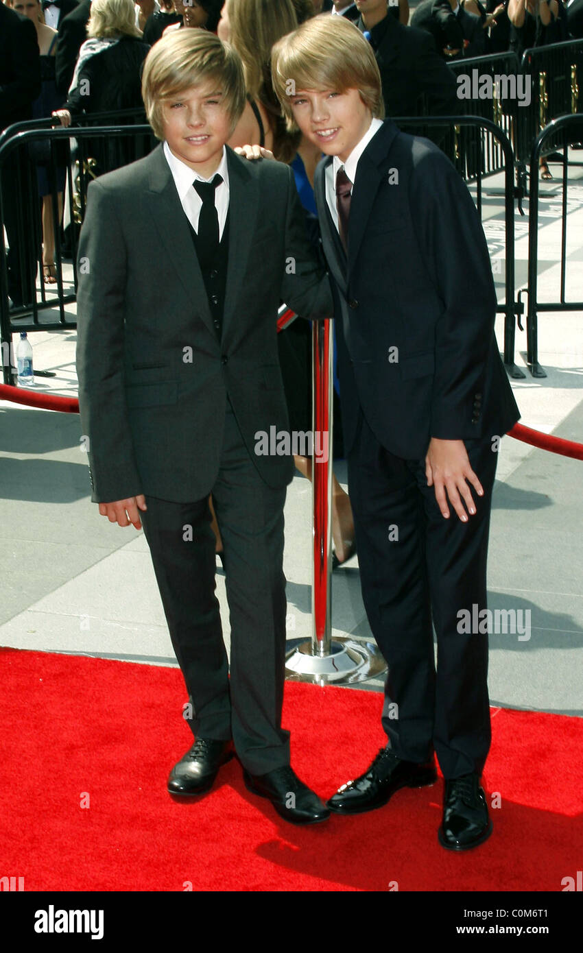 Dylan Sprouse et Cole Sprouse 60e Primetime Creative Arts Emmy Awards au Nokia Theatre - arrivées Los Angeles, Californie Banque D'Images