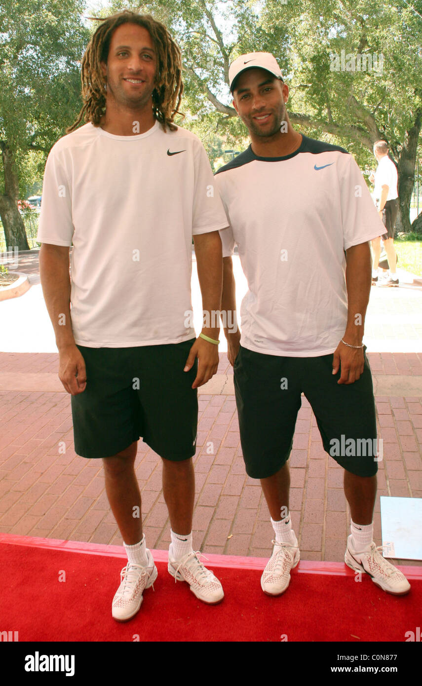 Thomas et James Blake All-Star Smash Tennis activité de bienfaisance afin  de bénéficier les frères Bryan s'est tenue à la Fondation Sherwood Photo  Stock - Alamy