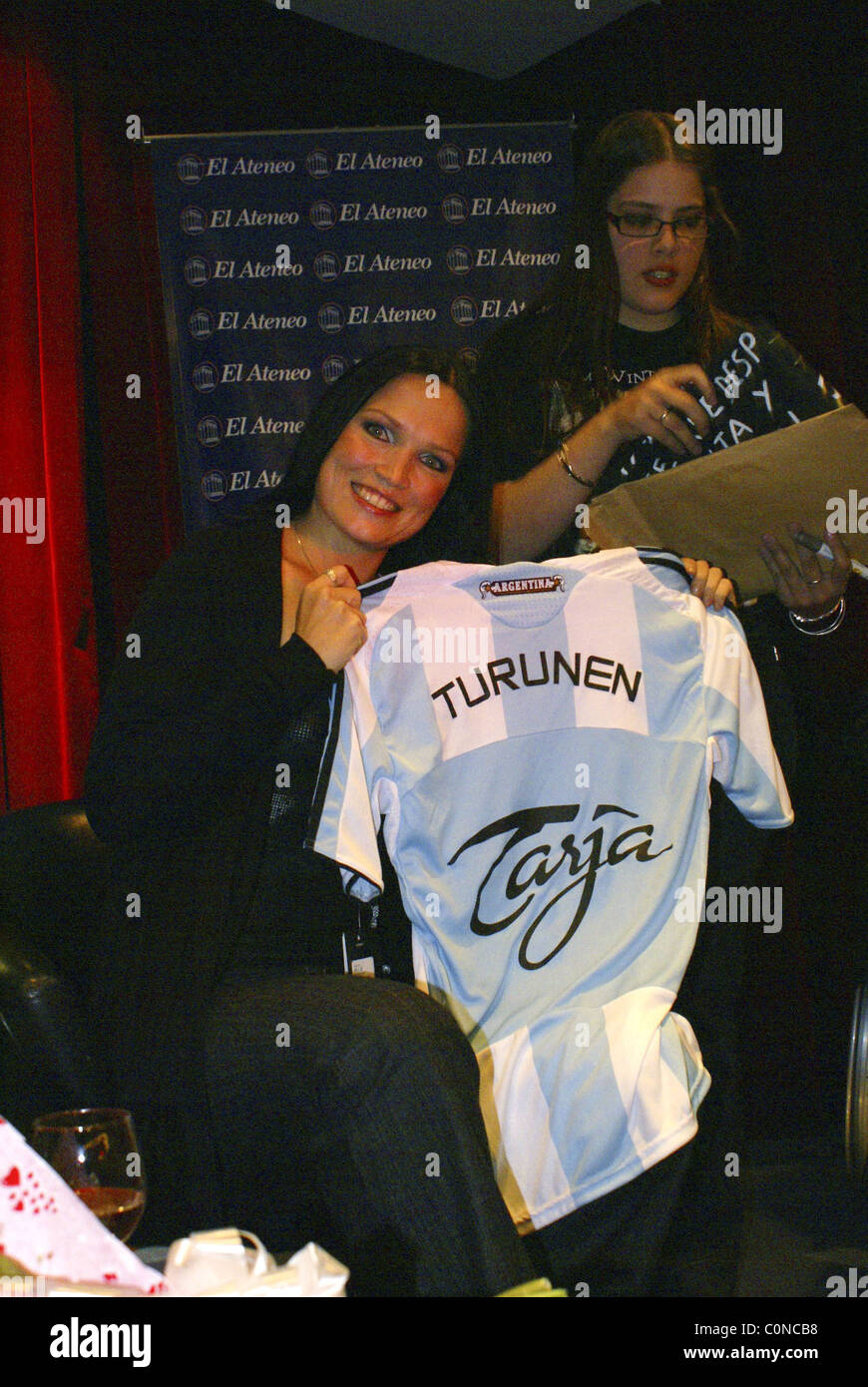 Tarja Turunen l'ex chanteuse de Nightwish tient une conférence de presse pour parler de son nouveau projet musical solo, Buenos Aires Banque D'Images