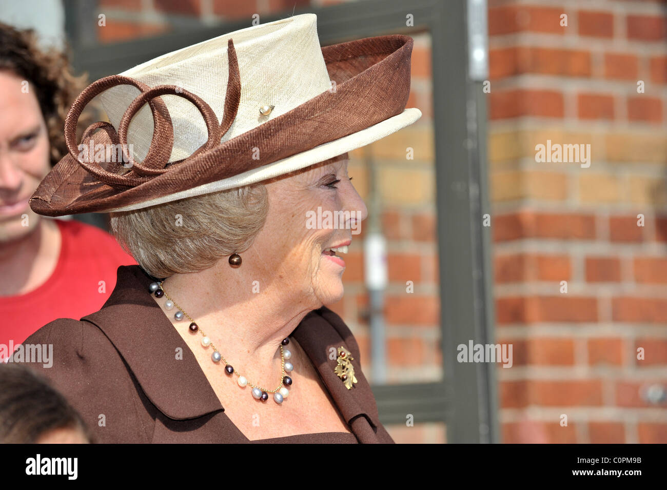 La Reine Beatrix assiste à l'ouverture de la maison de Aristoteles, un nouveau musée pour enfants à Cultuurparc "Westergasfabriek Banque D'Images