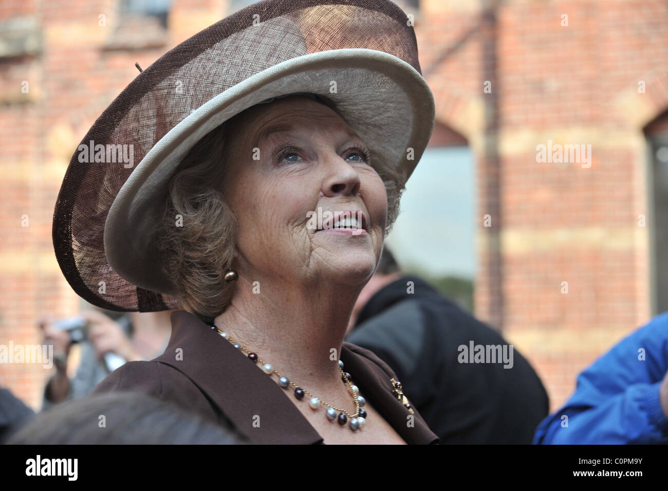 La Reine Beatrix assiste à l'ouverture de la maison de Aristoteles, un nouveau musée pour enfants à Cultuurparc "Westergasfabriek Banque D'Images