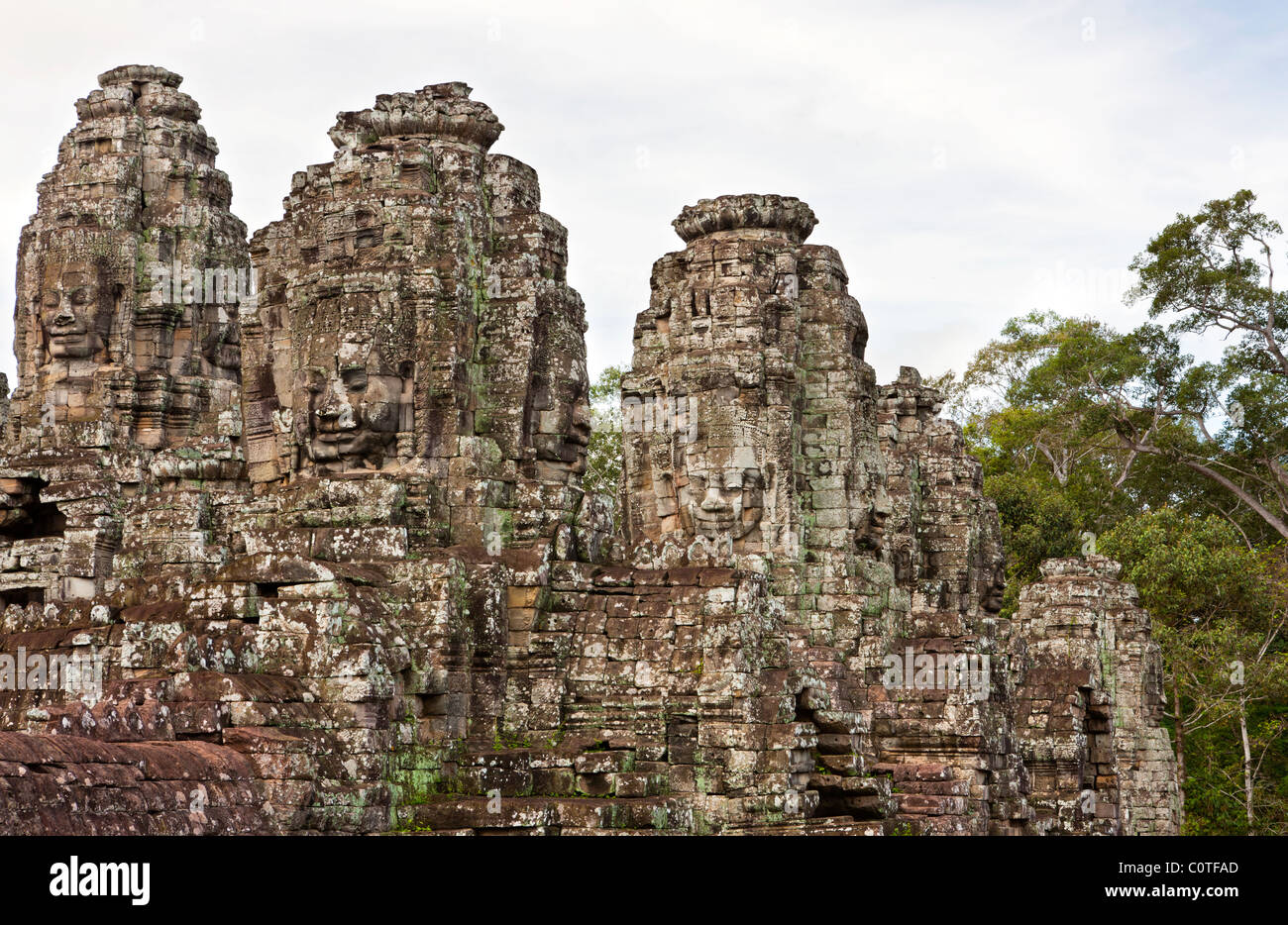 Le Bayon et Visages de pierre Lokesvara, Angkor Thom, la Province de Siem Reap, au Cambodge. Asie Banque D'Images