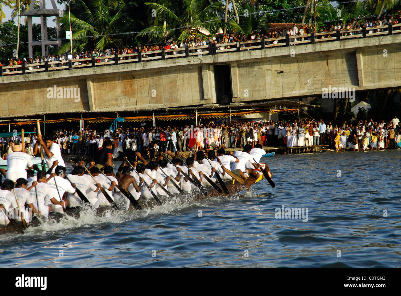 Course de bateau dans le Kerala, Inde Banque D'Images