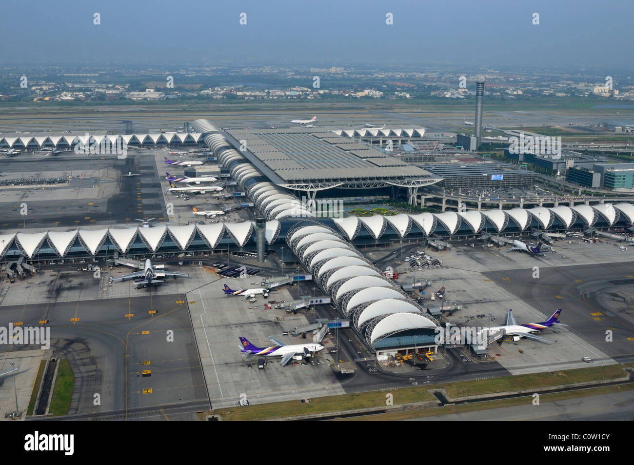 Le nouvel Aéroport International Suvarnabhumi vu de l'air, Bangkok, Thaïlande TH Banque D'Images