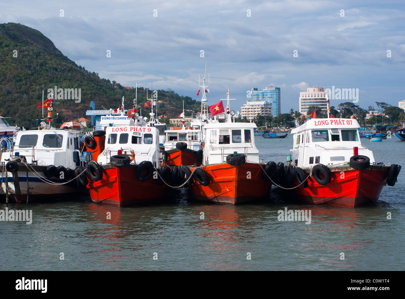 Bateaux de pêche en stationnement à Vung Tau Banque D'Images