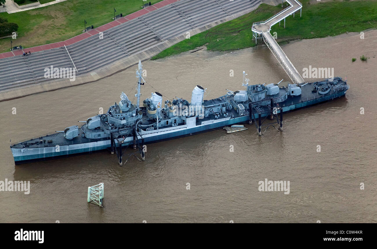 Vue aérienne au-dessus du destroyer de classe Fletcher USS Kidd Museum amarré au fleuve Mississippi Baton Rouge Louisiane, select99 Banque D'Images
