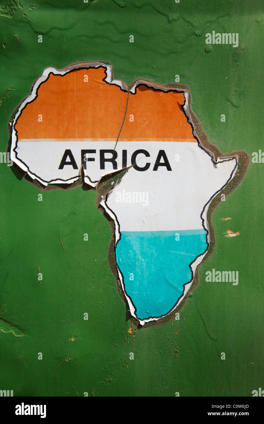 Couleurs du Mali drapeau dans une forme d'Afrique avec l'Afrique dans les lettres Banque D'Images