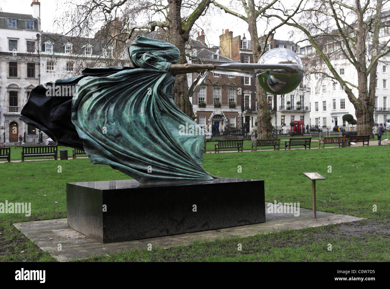 Force De La Nature 2 Statue