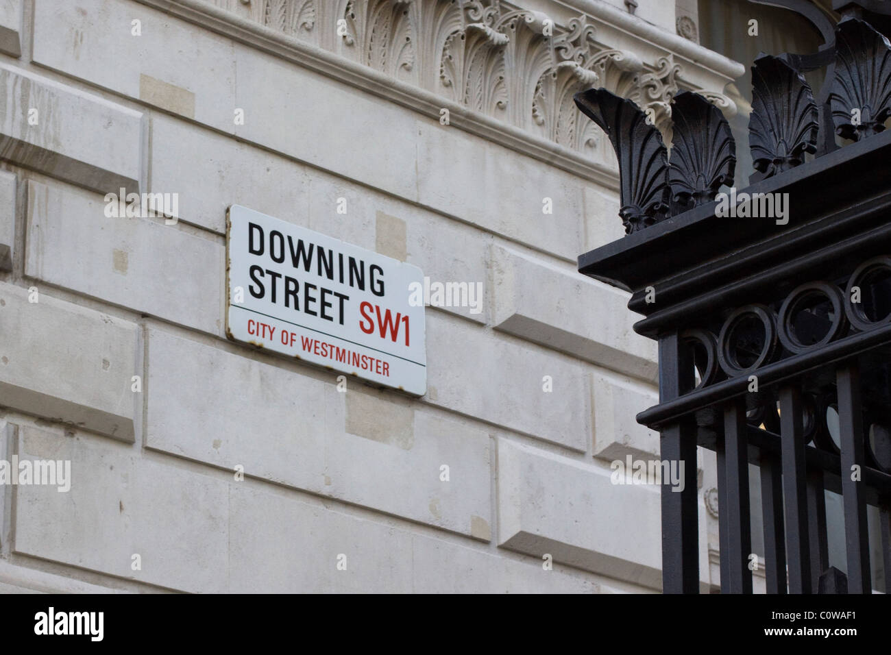 Gates au 10 Downing Street City of Westminster London Angleterre Banque D'Images