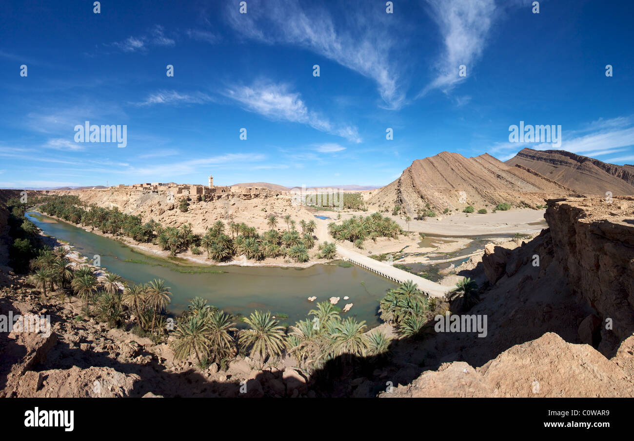 Vue d'un paysage sauvage et désert dans le sud du Maroc Banque D'Images