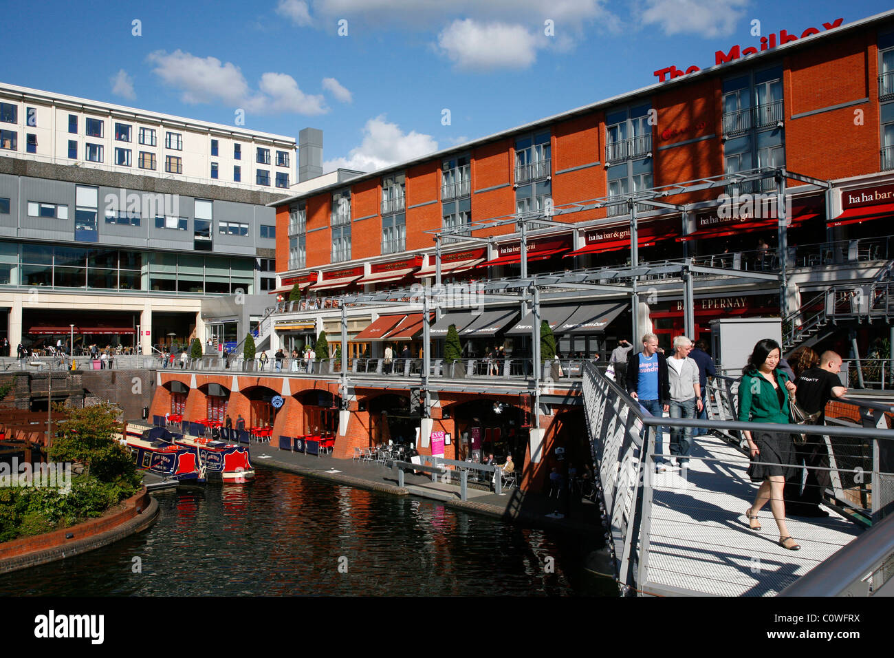 La boîte aux lettres centre commercial avec de nombreux cafés et restaurants. Birmingham, Angleterre, RU. Banque D'Images