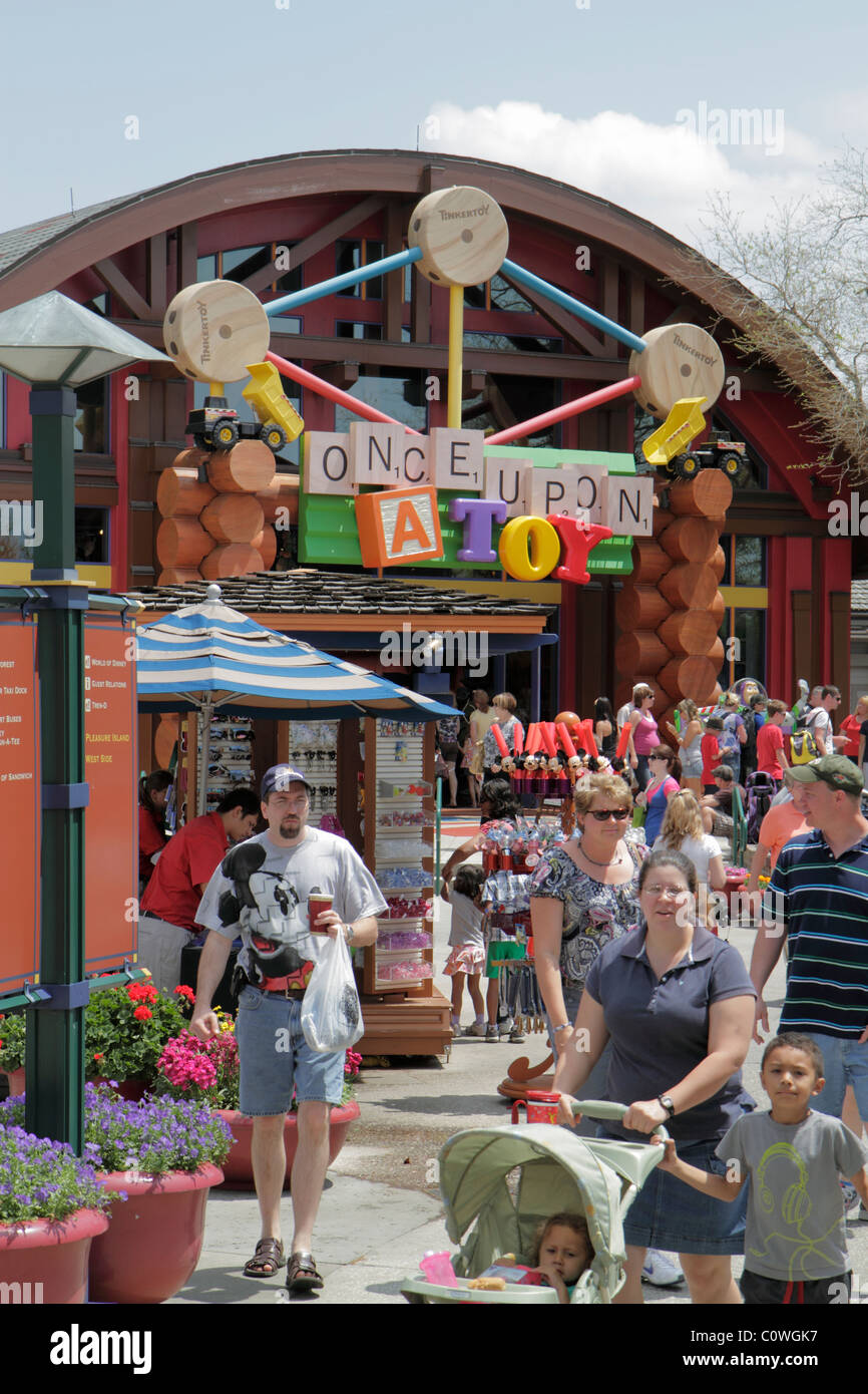 Orlando Florida, Downtown Disney Springs Marketplace, une fois sur un jouet, les visiteurs voyage en voyage visite touristique repère sites culturels culture Banque D'Images