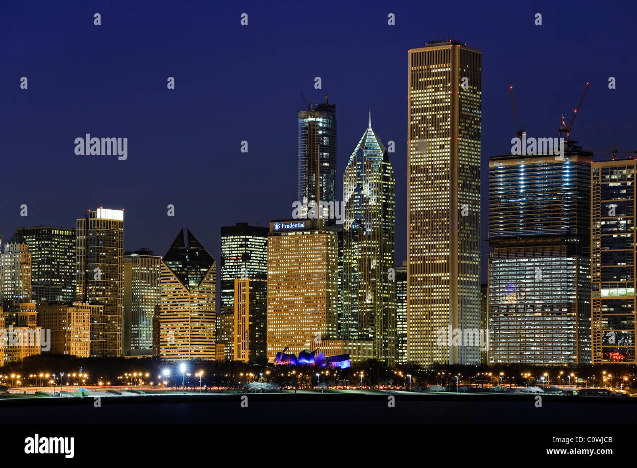 Le centre-ville de Chicago Skyline at Dusk, Chicago, Illinois, États-Unis Banque D'Images