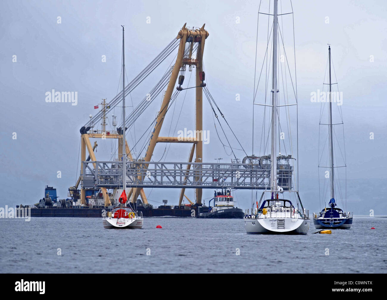 Inchgeeen Dry Dock, jetée flottante Greenock. Nouvelle jetée flottante pour les sous-marins Astute basé à Faslane Banque D'Images