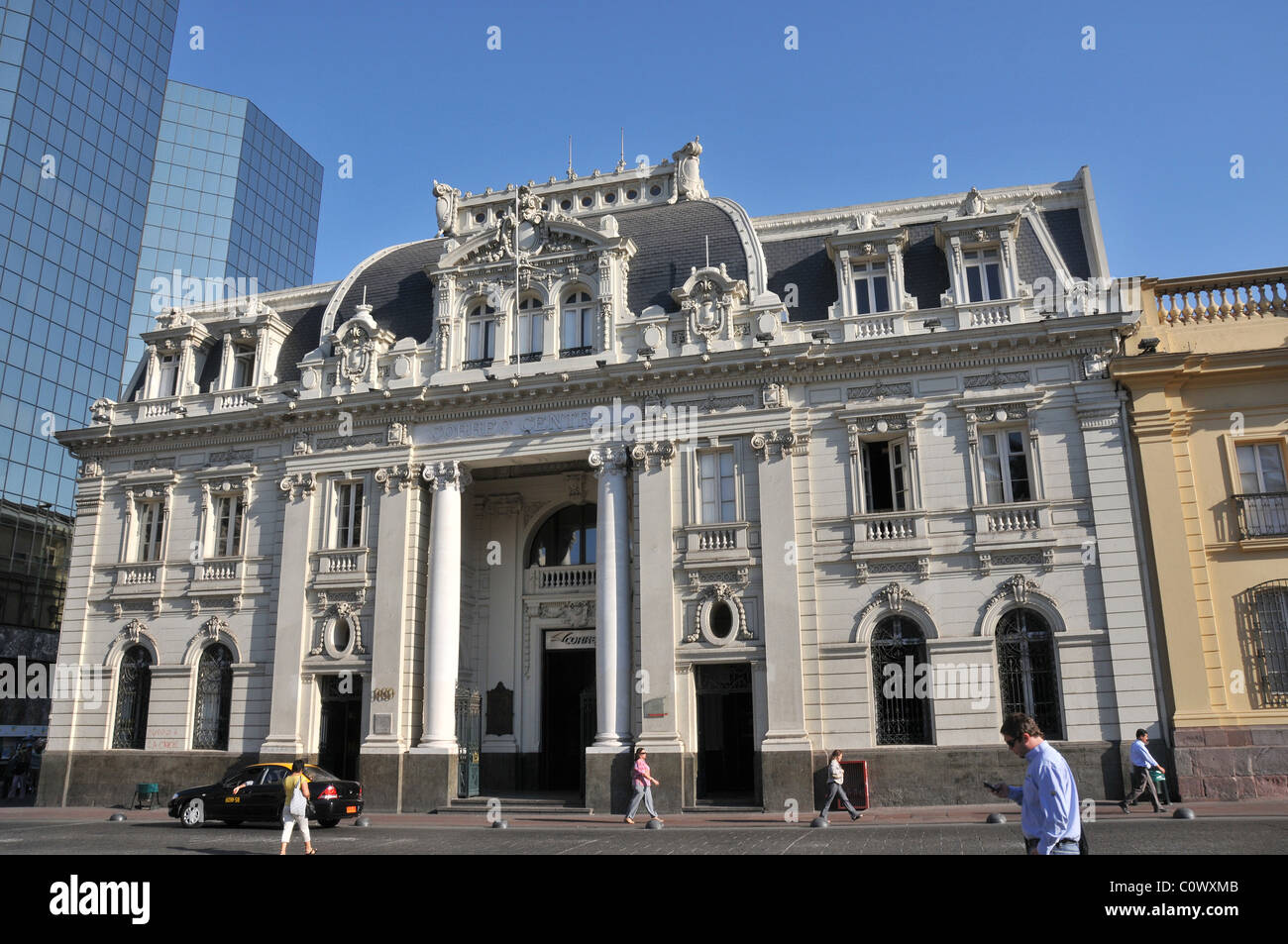 Bâtiment colonial, poste central, plaza de Armas, Santiago, Chili Banque D'Images