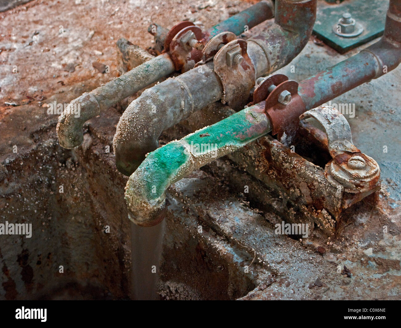 Copper pipe corrosion Banque de photographies et d'images à haute  résolution - Alamy