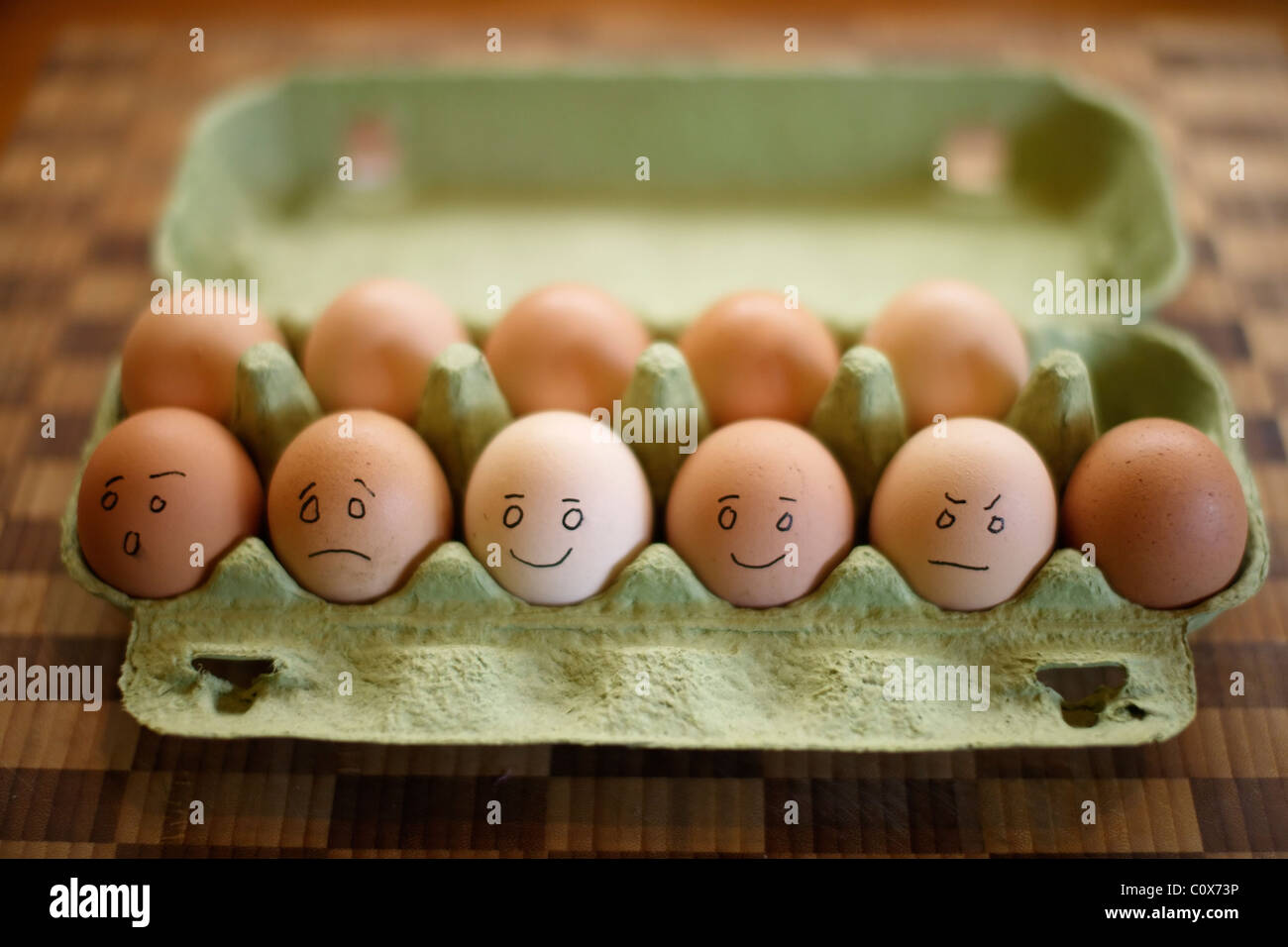 Des œufs bio en green egg box. Banque D'Images