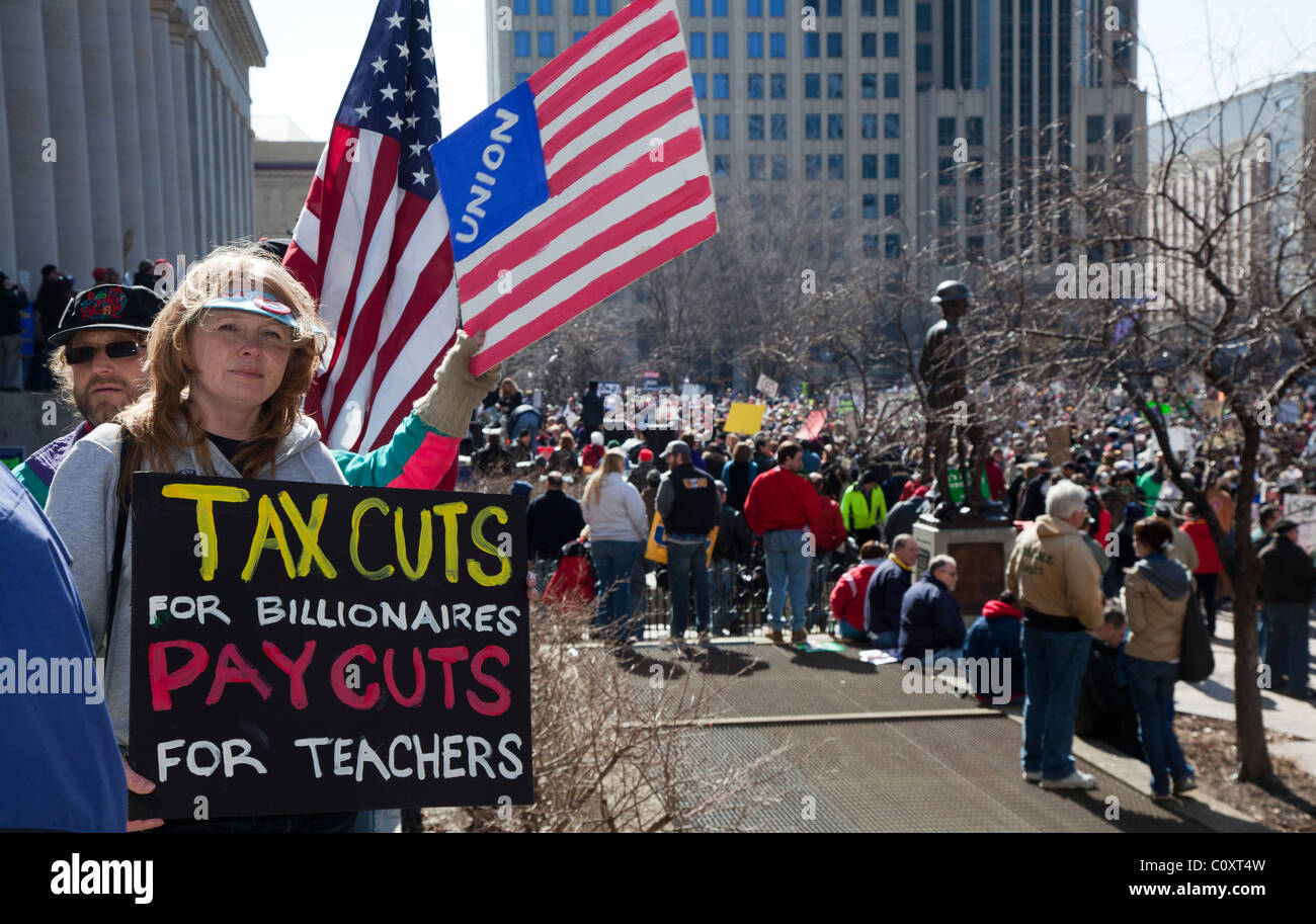 Les membres de l'Union rassemblement à Ohio Statehouse contre Gouverneur Kasich a proposé une législation Anti-Labor Banque D'Images