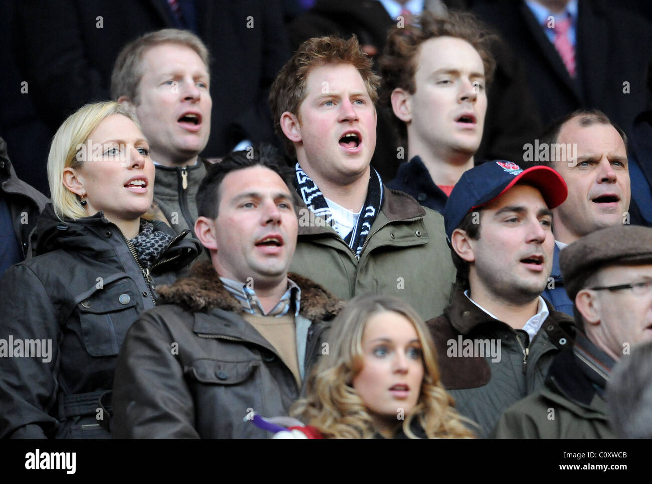 ZARA PHILLIPS & LE PRINCE HARRY D'ANGLETERRE / FRANCE ANGLETERRE LONDRES TWICKENHAM 26 Février 2011 Banque D'Images