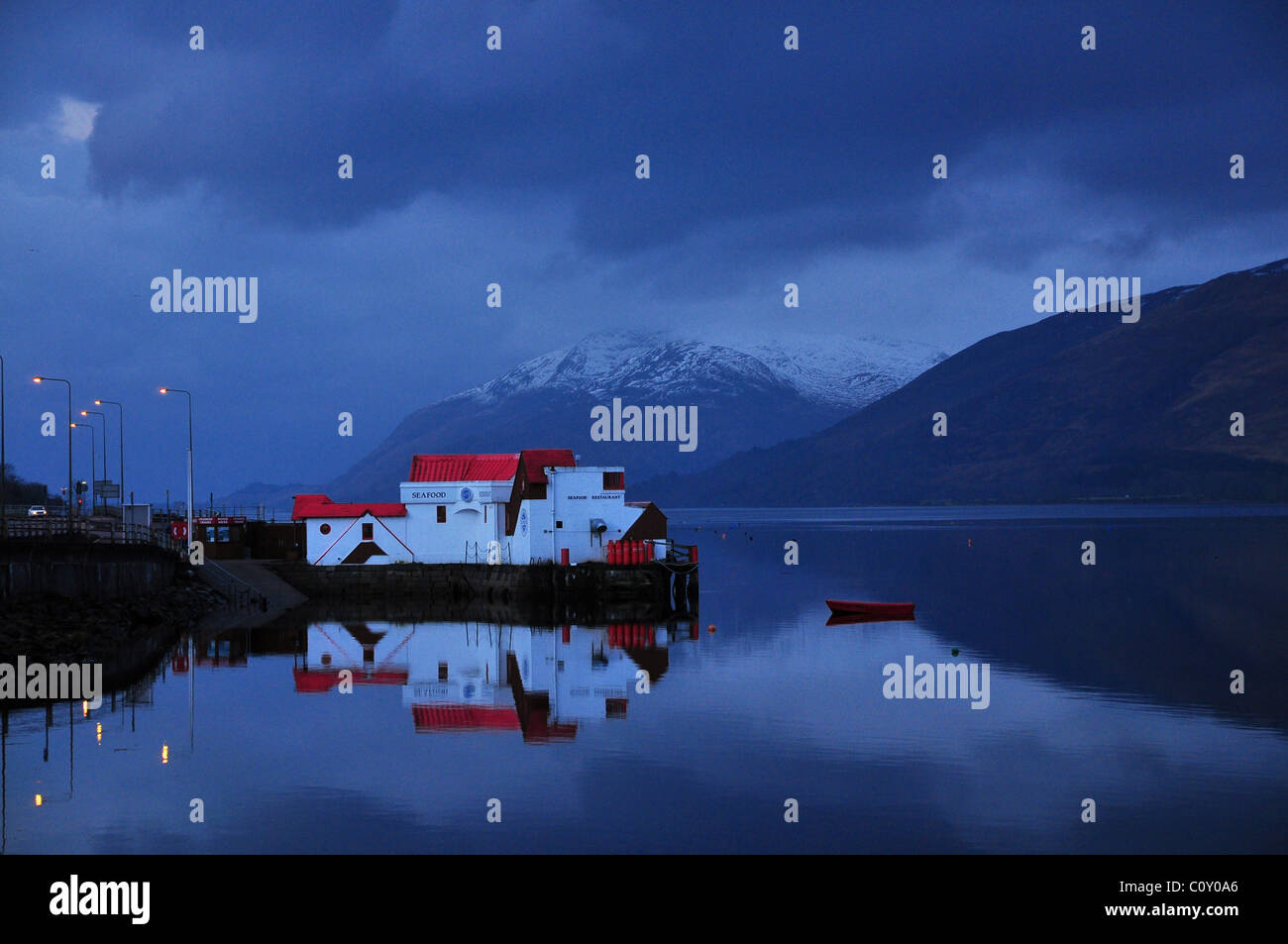 Voir à Loch Linnhe à partir de Fort William. Banque D'Images