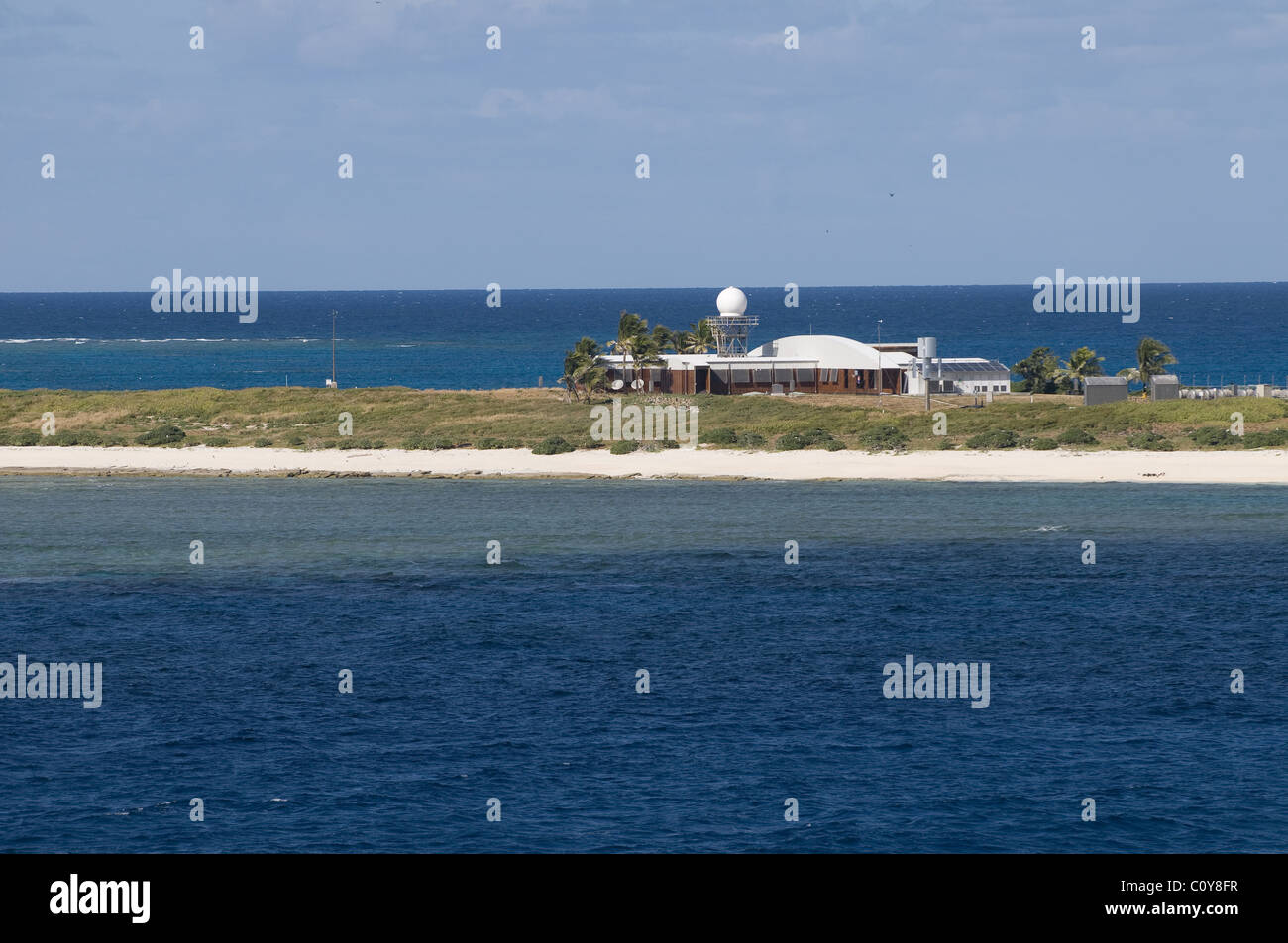 Station de surveillance météo sur Willis Island située au-delà de la Grande Barrière de Corail dans la mer de Corail, Territoire du Queensland. Banque D'Images