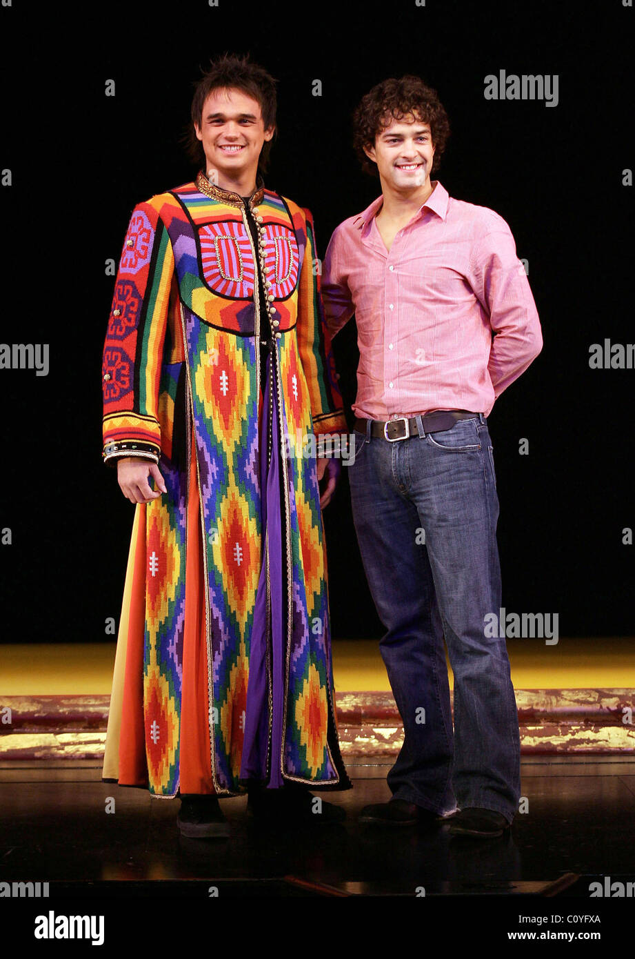 Gareth Gates et Lee Mead Gareth Gates est annoncé comme le nouveau 'Joseph' à l'Adelphi Theatre de Londres, Angleterre - Banque D'Images