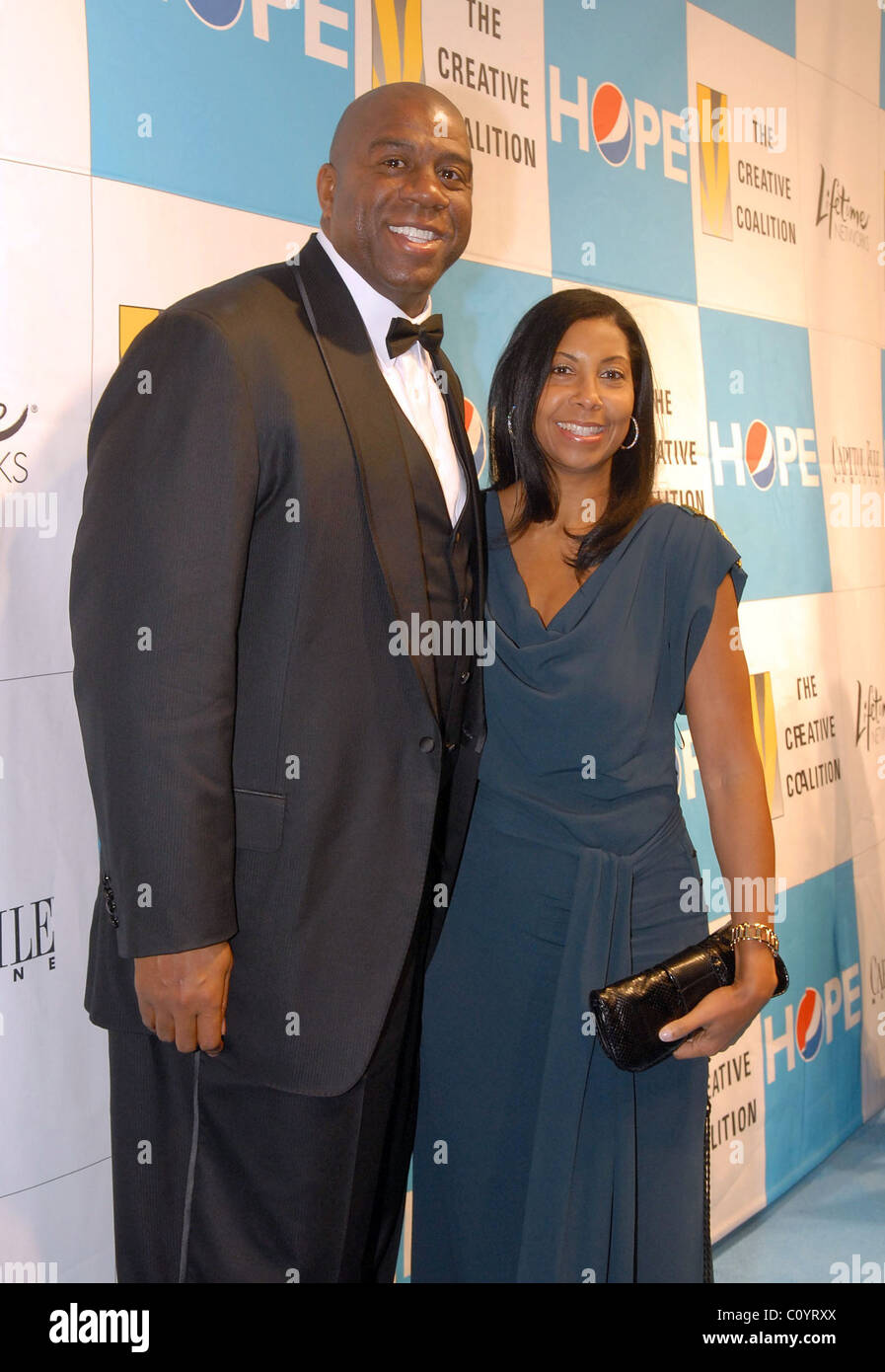 Magic Johnson et femme Earlitha Kelly Le Creative Coalition 2009 Balle inaugurale tenue à Sidney Harman Hall des Arrivées - Banque D'Images