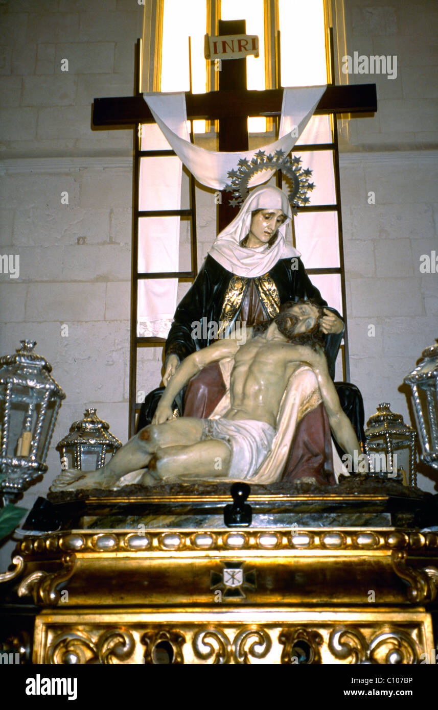 Espagne Baléares Minorque Ciutadella statue de Marie de Magdala avec Jésus Après la descente de la Croix Banque D'Images