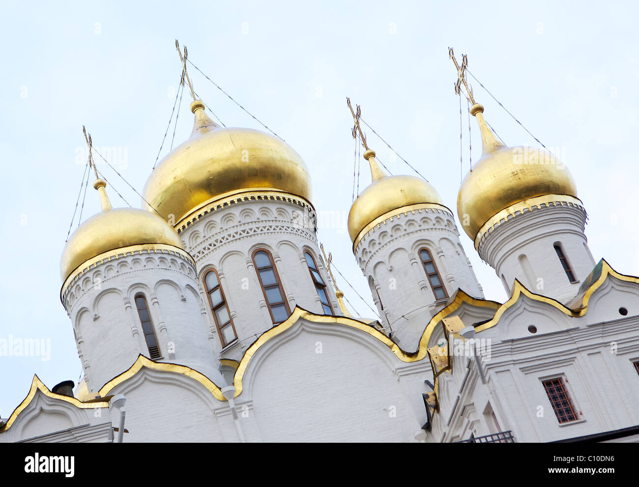 Les coupoles dorées de la cathédrale de l'Annonciation, le Kremlin, Moscou, Russie Banque D'Images