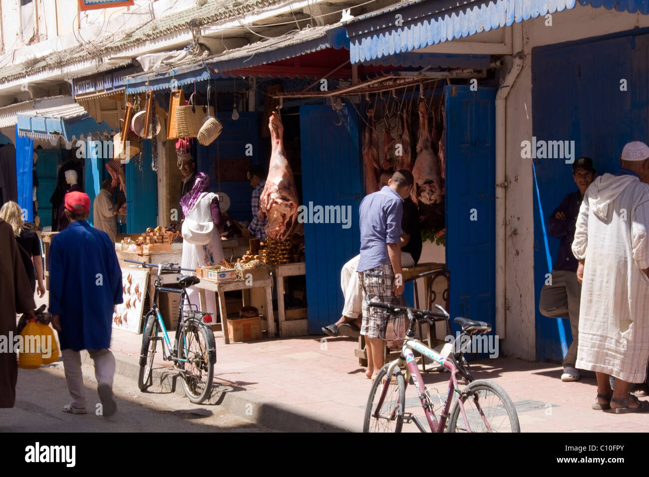 Scène de rue, Essaouira, Maroc Afrique du Nord Banque D'Images