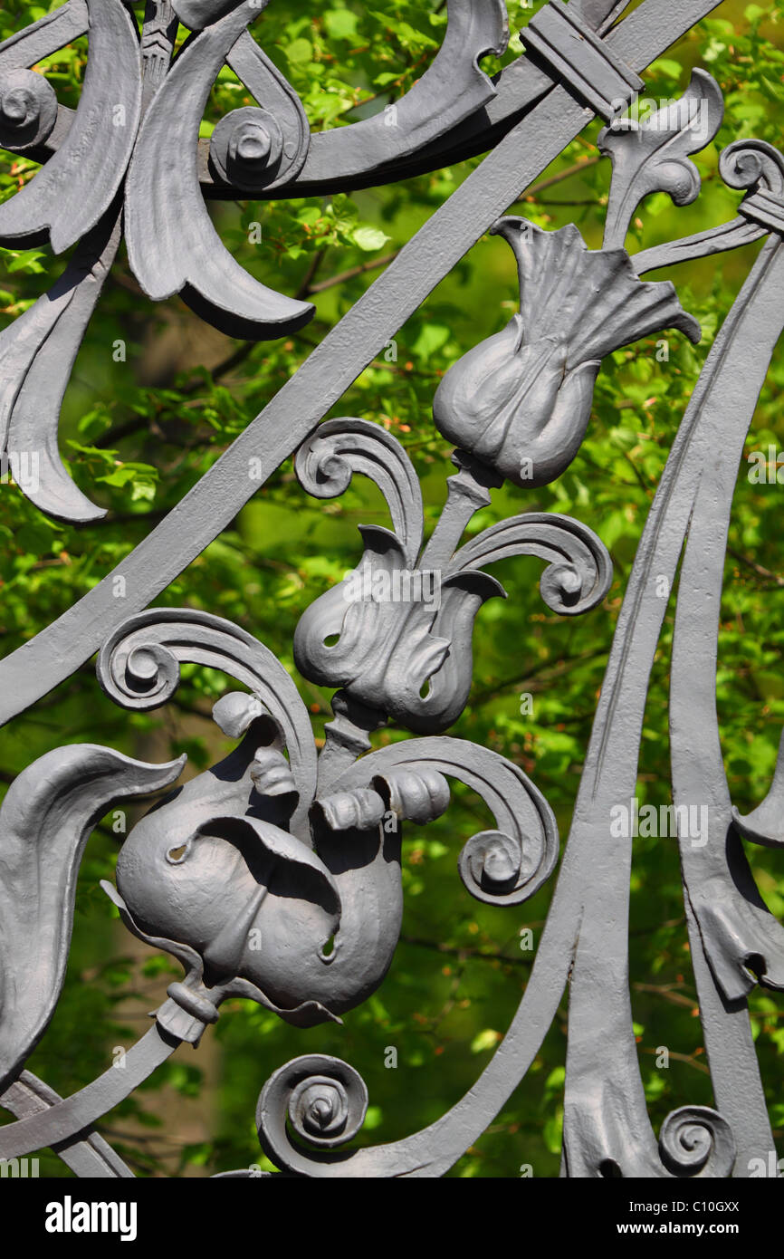 Le treillis de jardin Mikhailovsky Banque D'Images