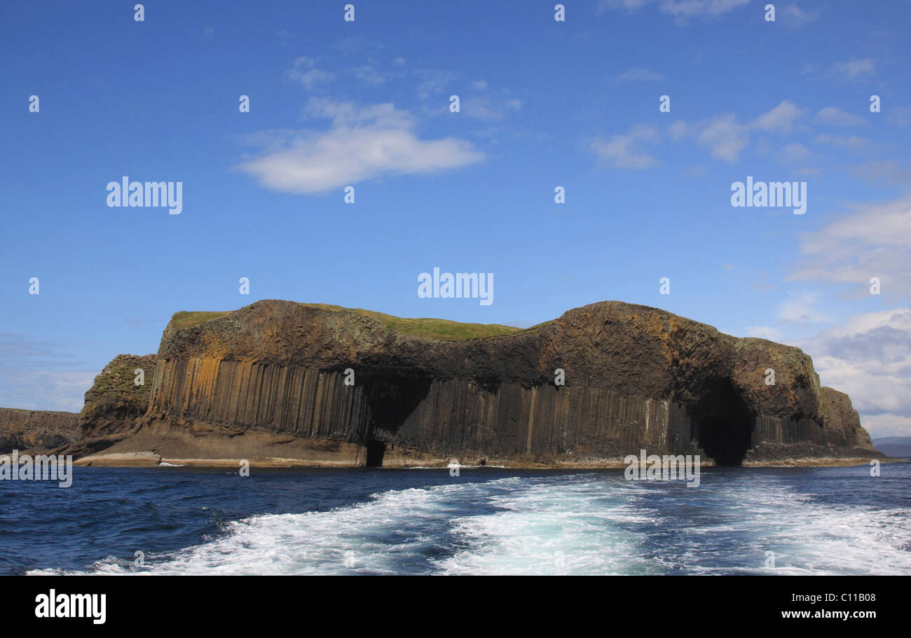 Formations de basalte sur l'île de Staffa, Hébrides intérieures island, Ecosse, Royaume-Uni, Europe Banque D'Images