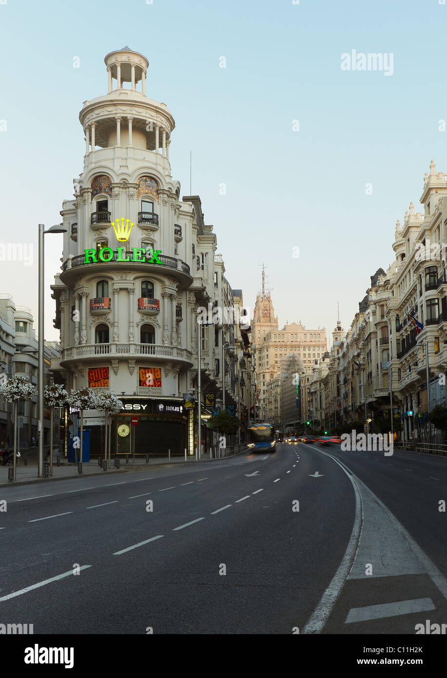 Dawn dans Gran Via Madrid Espagne Banque D'Images