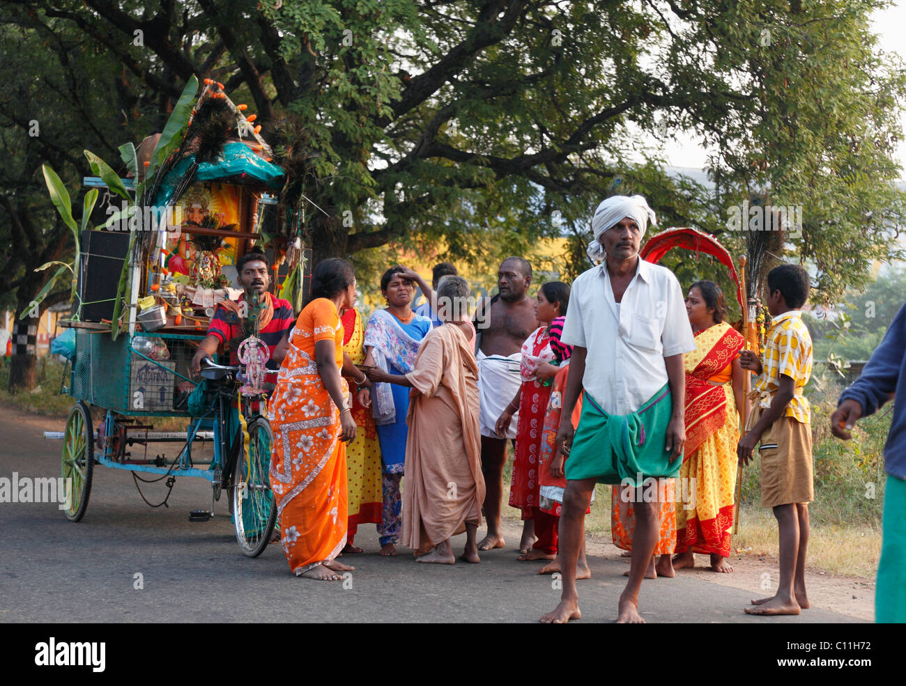 Pèlerins hindous sur leur chemin à l'Thaipusam Festival à Palani, Tamil Nadu, Tamilnadu, Inde du Sud, Inde, Asie du Sud, Asie Banque D'Images