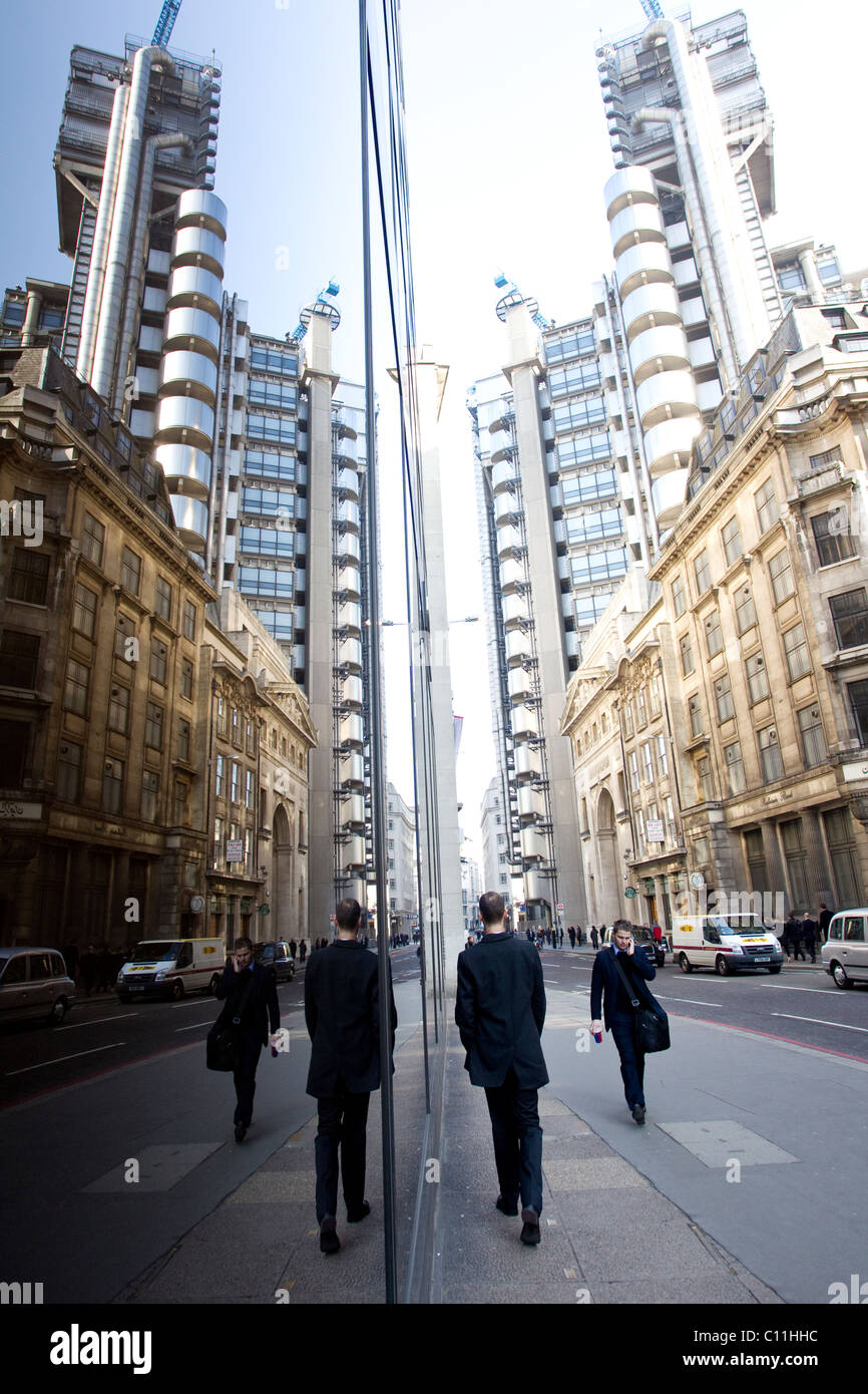 Reflet de la Lloyd's Building sur Leadenhall Street Building Ville de Londres. Photo:Jeff Gilbert Banque D'Images