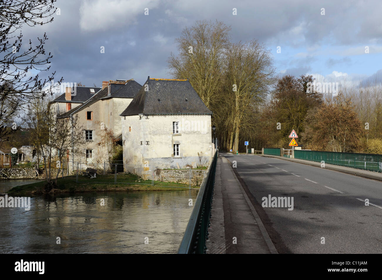 Ancien Moulin à Eau à Pont De Ruanindre River Valley