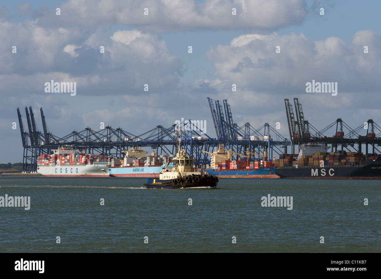 Tug boat, port de Felixstowe, Suffolk, UK. Banque D'Images Tug boat, port de Felixstowe, Suffolk, UK. Banque D'Images