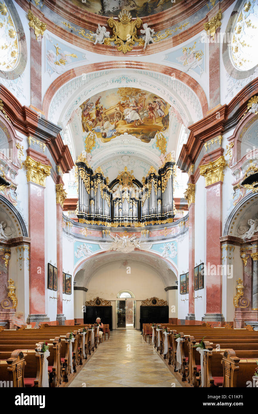Intérieur de l'église avec des fresques de Paul Troger, monastère bénédictin Stift Altenburg, Altenburg, région de Waldviertel Banque D'Images