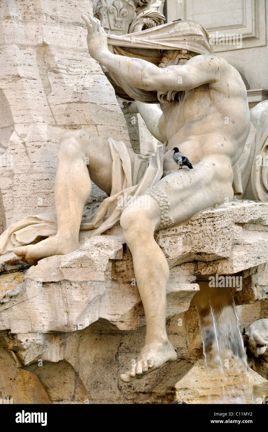 Dieu fleuve du Nil, Fontana dei Quattro Fiumi Fontaine des Quatre Fleuves, la Piazza Navona, Rome, Latium, Italie, Europe Banque D'Images