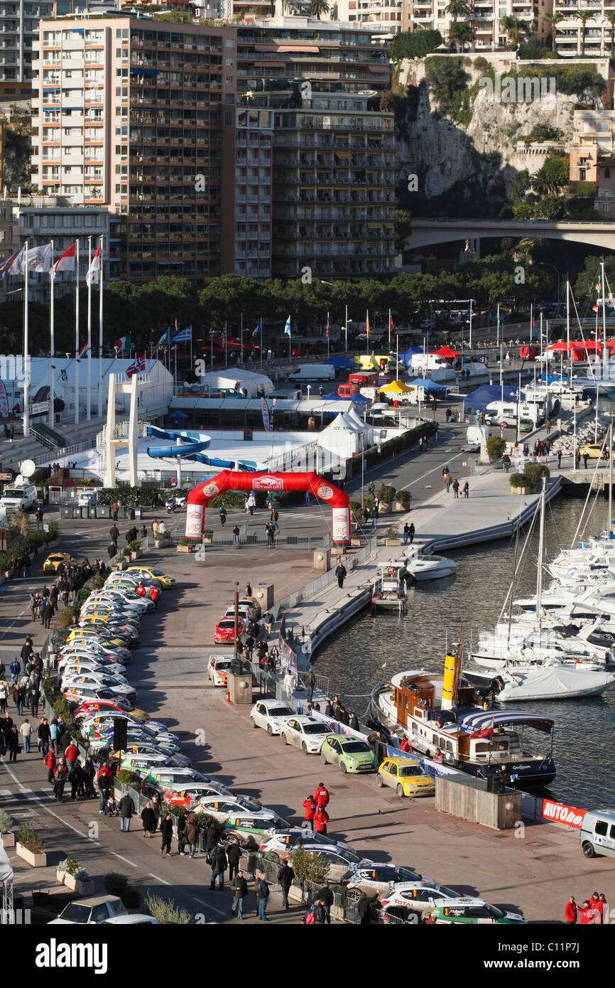 Présentation des voitures de course du rallye de Monte Carlo 2010, port de La Condamine, Monaco, Cote d'Azur, de l'Europe Banque D'Images