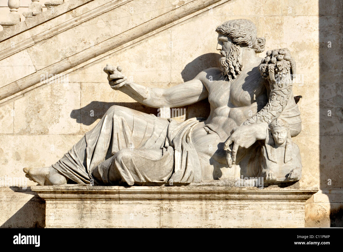 Statue du dieu du Nil, Palazzo Senatorio Sénateurs' Palace, Place du Capitole La Place du Capitole, Rome, Latium, Italie Banque D'Images