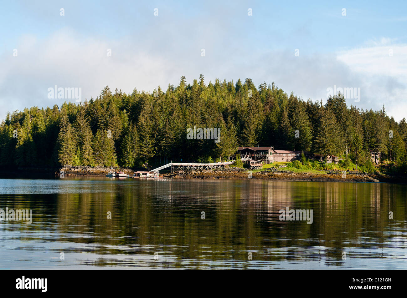 De l'Alaska. Oui Bay Lodge, oui Bay, la péninsule de Cleveland, le passage de l'intérieur, la Forêt Nationale Tongass, sud-est de l'Alaska. Banque D'Images
