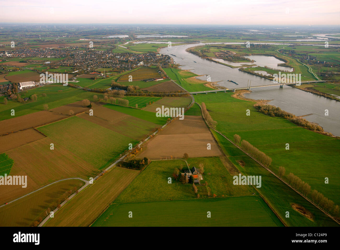 Vue aérienne, inondation, Rees, région Niederrhein, Nordrhein-Westfalen, Germany, Europe Banque D'Images