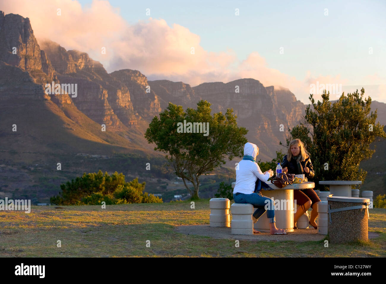 Signal Hill, pique-nique et point de rencontre pour le coucher du soleil, sur une montagne, Le Cap, Afrique du Sud, l'Afrique Banque D'Images