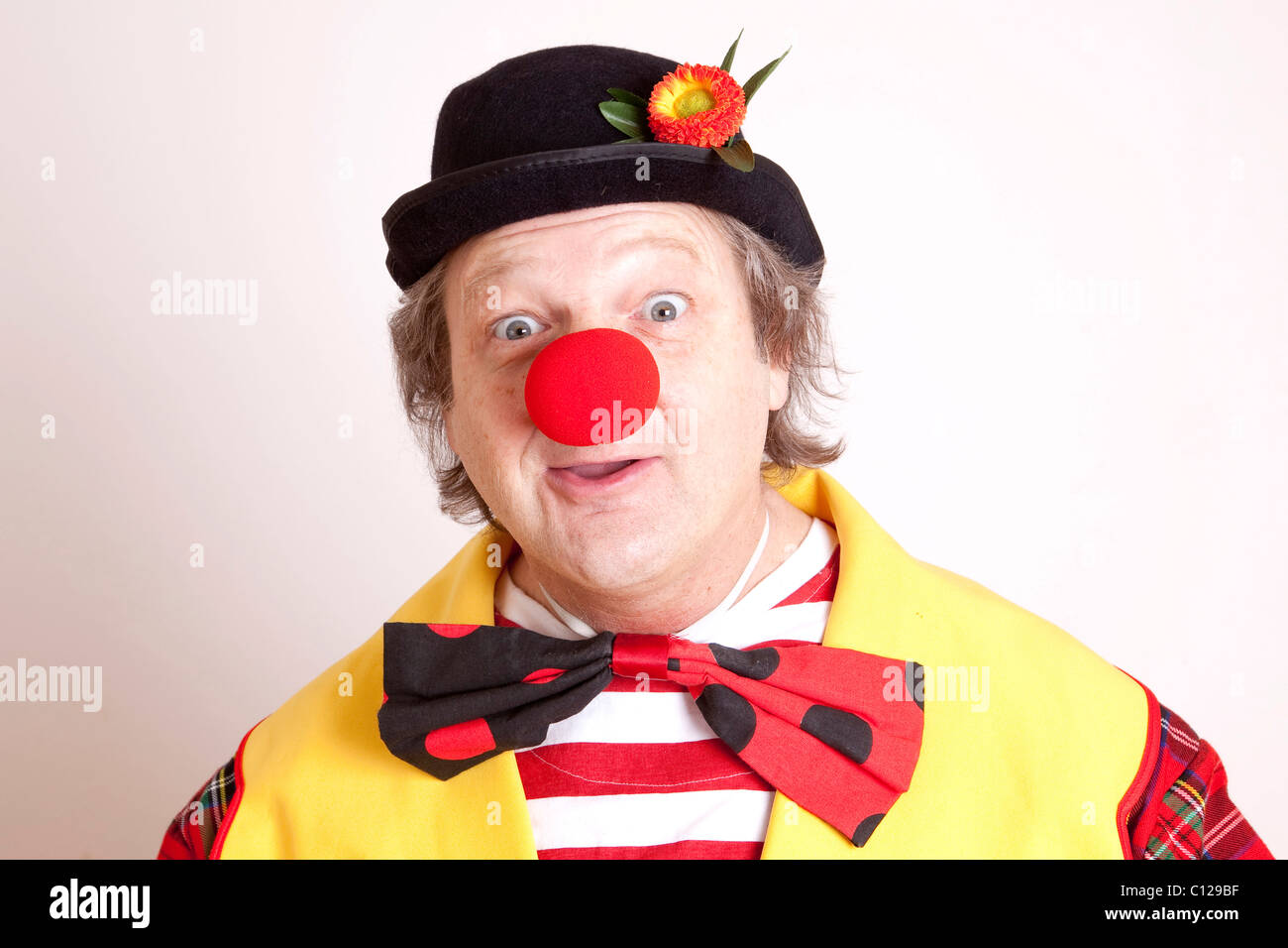 Clown avec chapeau Banque de photographies et d'images à haute résolution -  Alamy