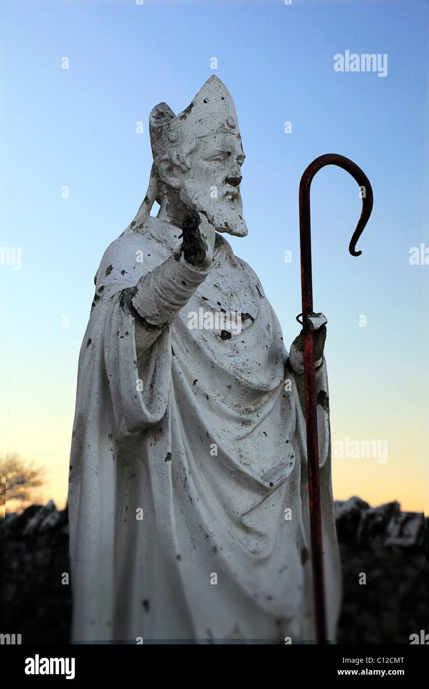 St.Patrick, saint Patron de l'Irlande. Statue sur la Colline de Slane dans le comté de Meath Banque D'Images