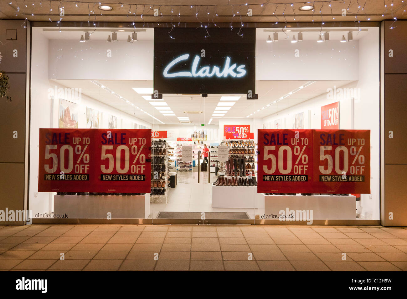 Les ventes de chaussures Clarks shop, UK Banque D'Images