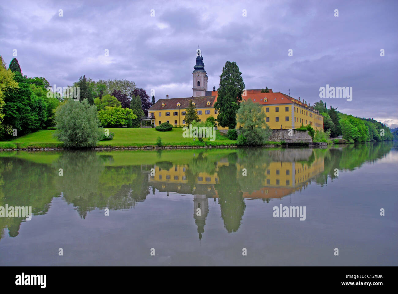 Château et monastère Vornbach sur la rivière Inn, Autriche Banque D'Images