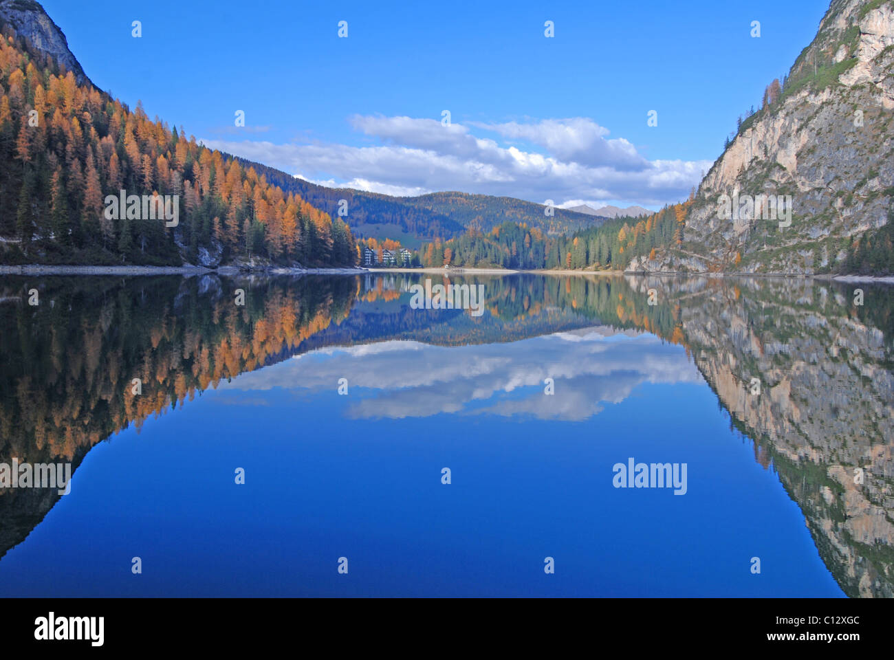 Pragser Wildsee, lago di Braies, Alto Adige, Italie Banque D'Images
