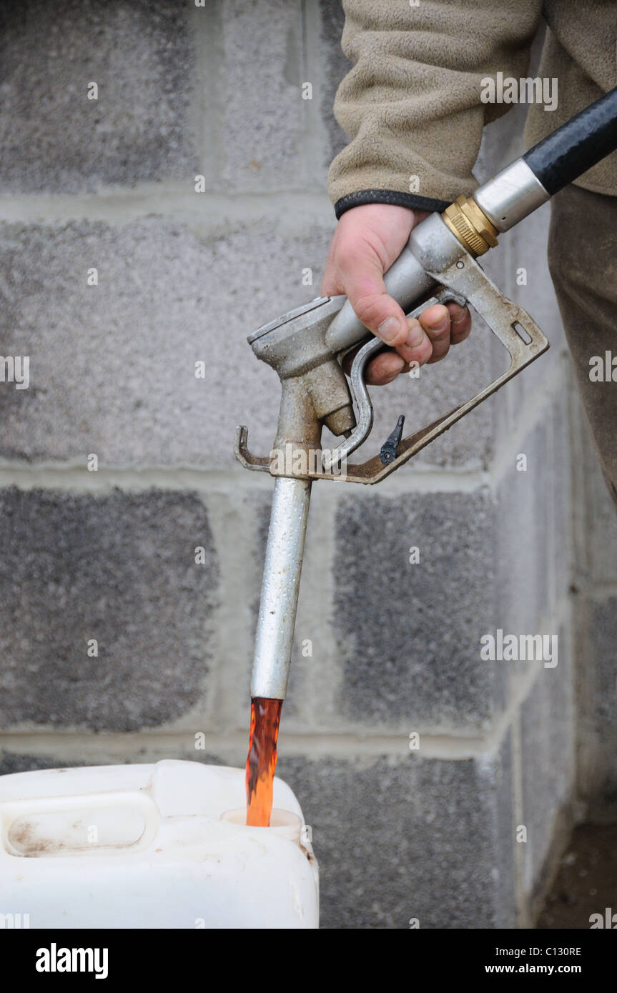 Diesel rouge pour les machines agricoles Banque D'Images